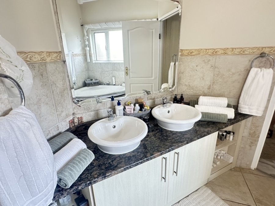 4 Bedroom Property for Sale in Wilderness Central Western Cape